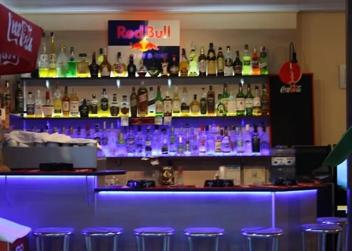 Italia فندق نيسيبار