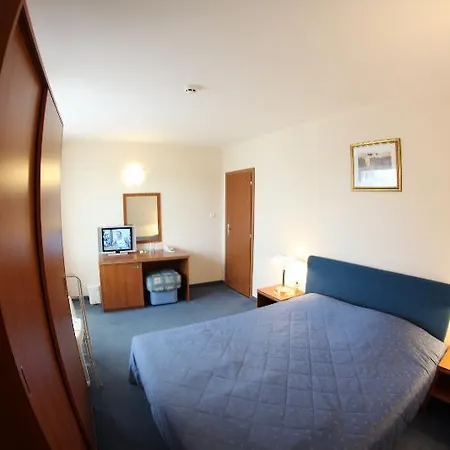 מלון Italia נסבר