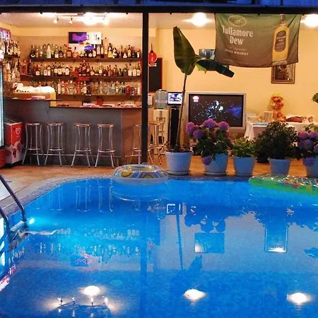 Italia מלון נסבר